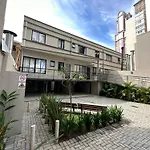 Apartamento Dois Quartos Com Garagem No Centro De Curitiba