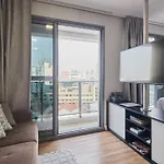 Estudio Aconchegante No Centro De Curitiba - Ar Condicio E Localizacao Perfeita!