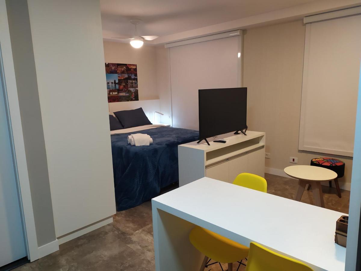 Studio Sensacional - Ayn052