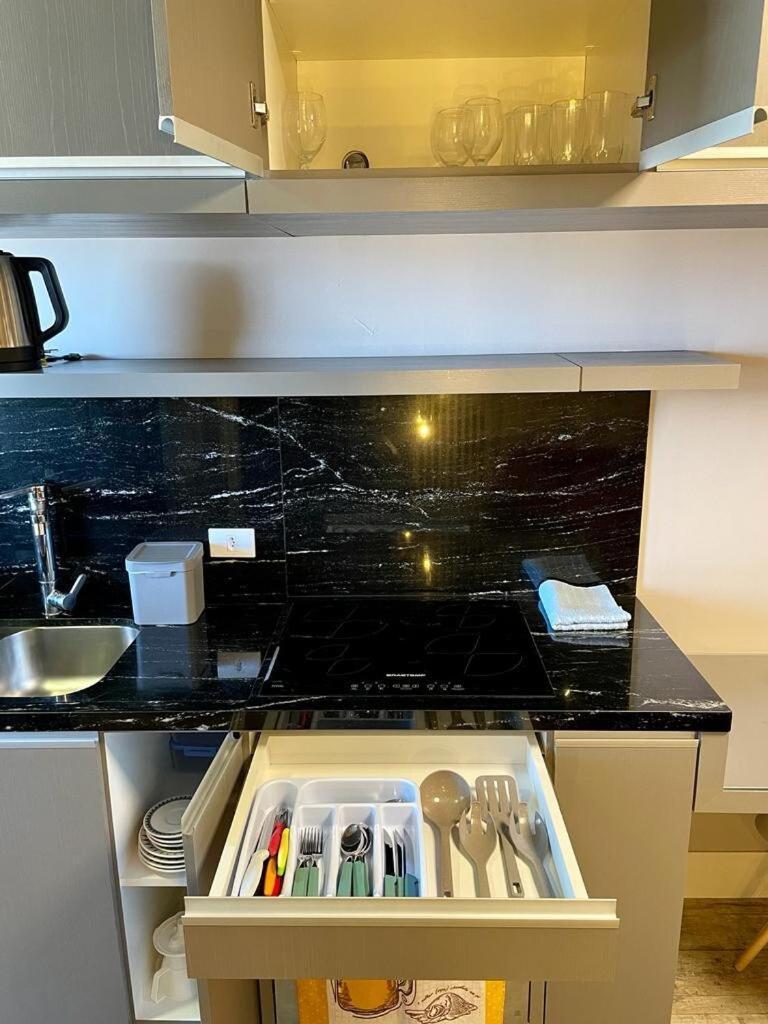 The Best, Novidade Na Frente Shopping Mueller Apartment Curitiba