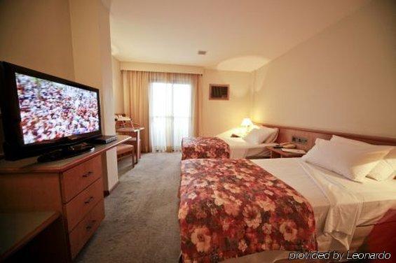 Rede Andrade Vernon Hotel