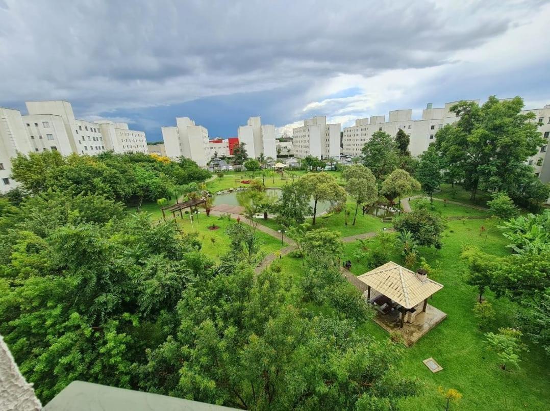 Apto Em Clube Frente Pro Bosque E No Terminal Do Pinherinho Proximo Ao Centro - Garagem 2 Veiculos *