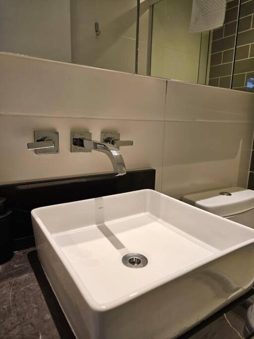 Moderno Com Sacada Ap 25 Soho Life Curitiba