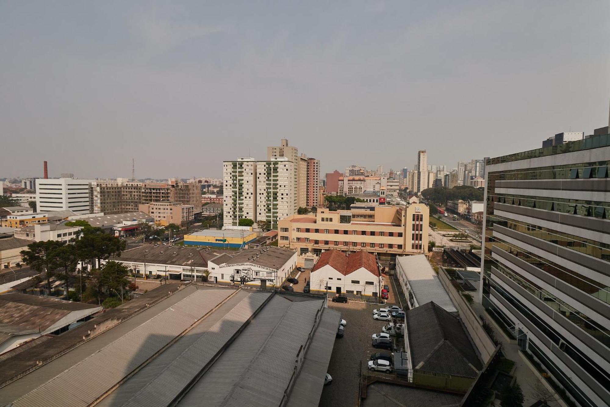 Estudio Aconchegante No Centro De - Ar Condicio E Localizacao Perfeita! * Curitiba