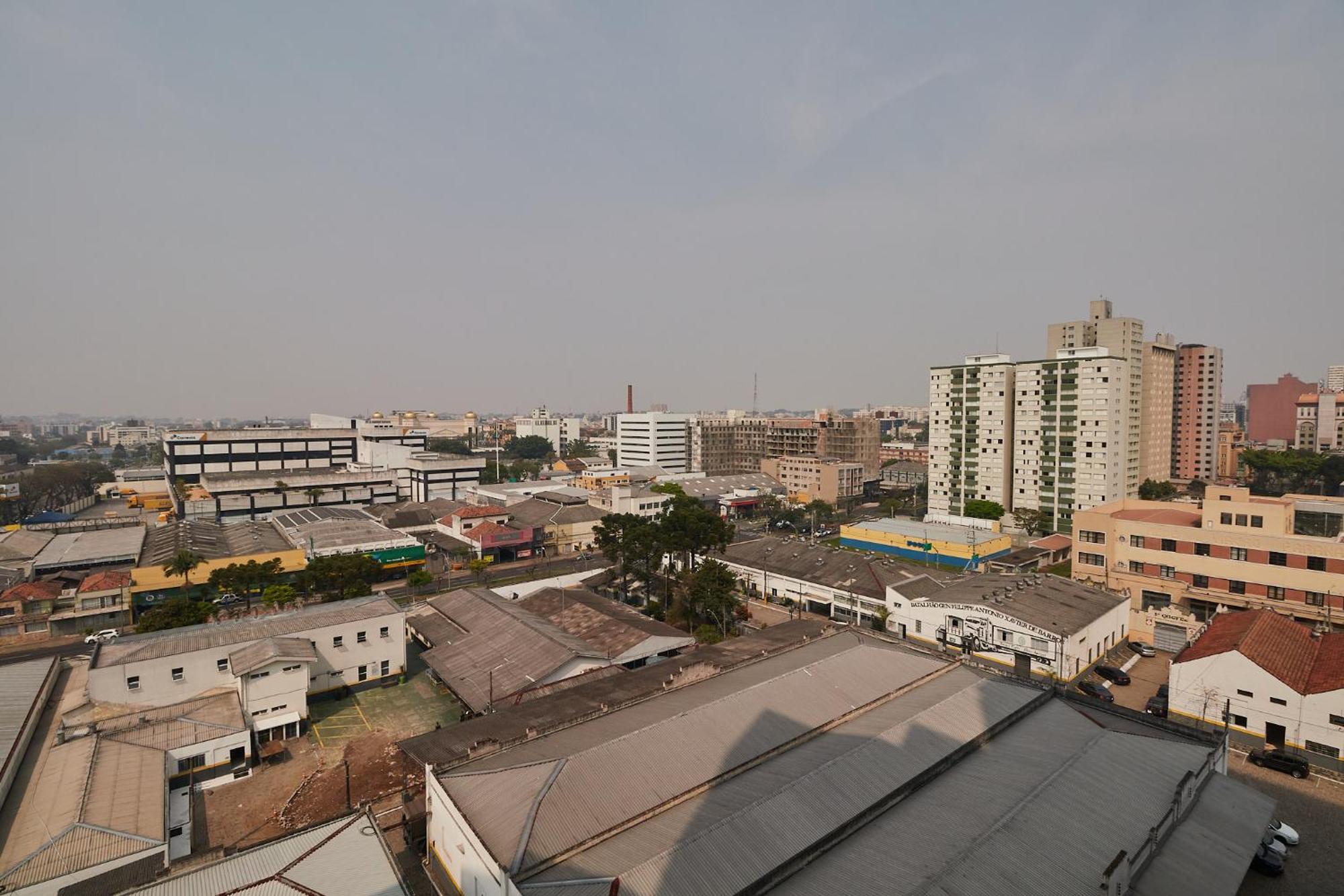 Apartamento Estudio Aconchegante No Centro De - Ar Condicio E Localizacao Perfeita! Curitiba