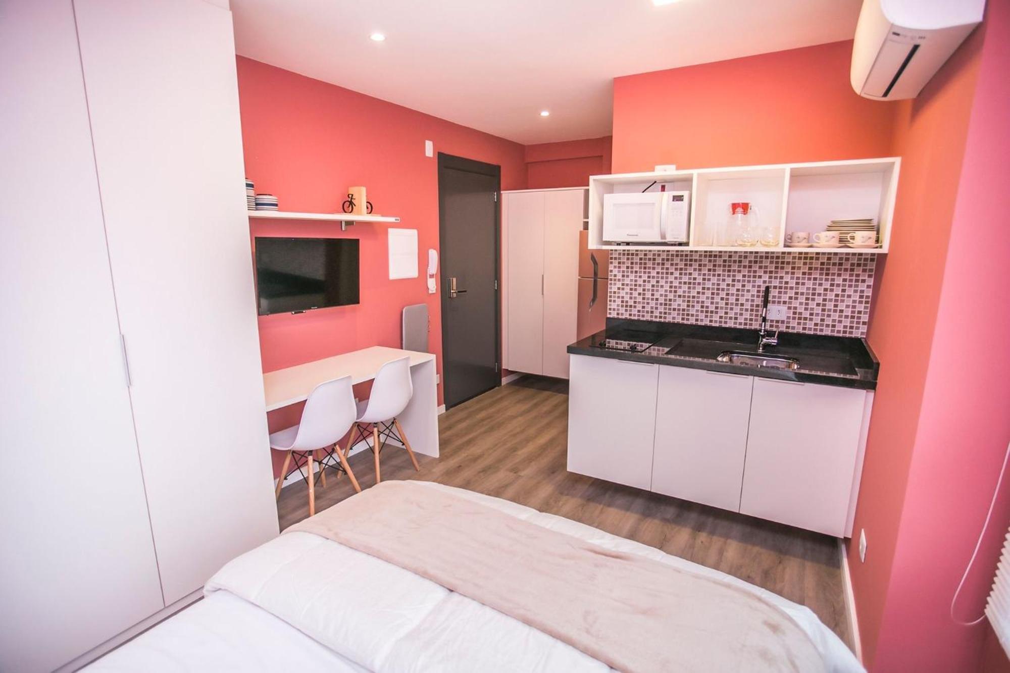 Penelope Charmosa - All1418 Apartamento