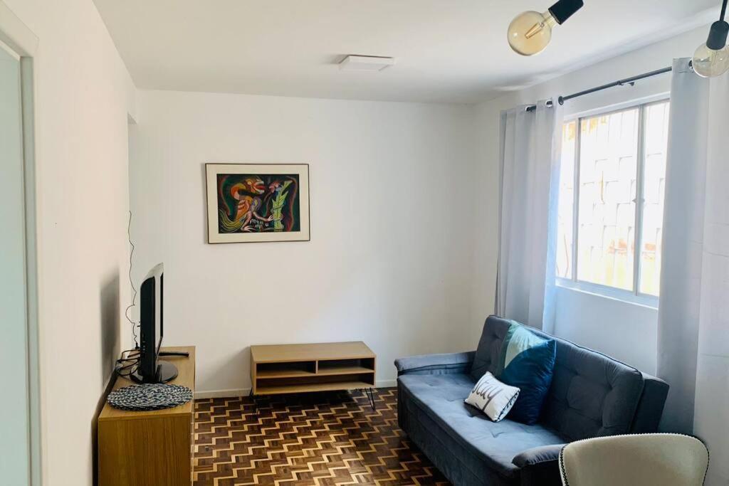 Apto Em Centro Civico - 70m2 *
