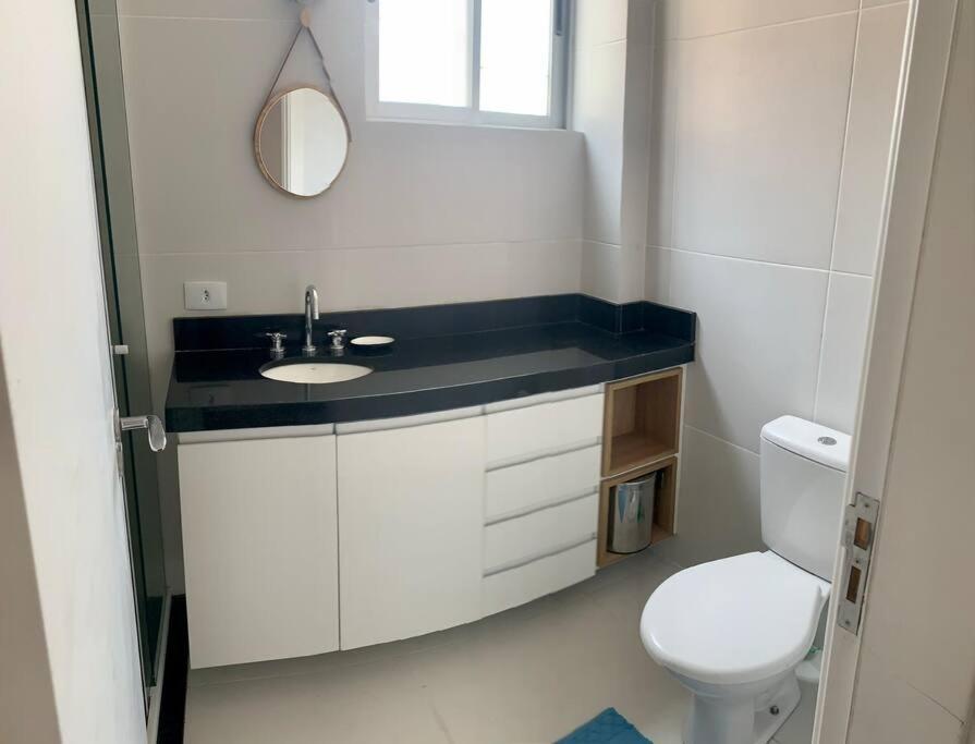 Apto Em Centro Civico - 70m2
