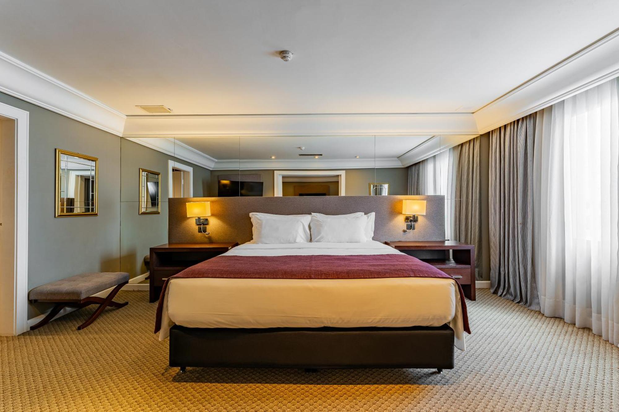 Grand Mercure Rayon Hotel