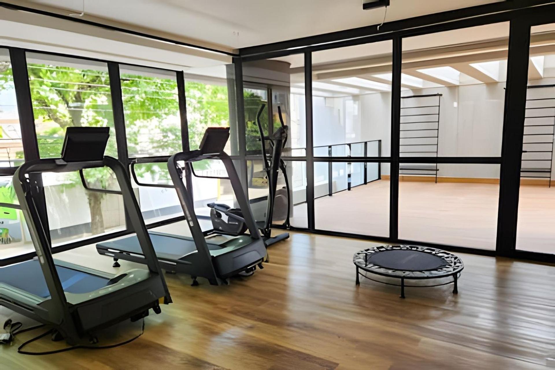 Queen, Ar Condicionado, Gym, Lavanderia *