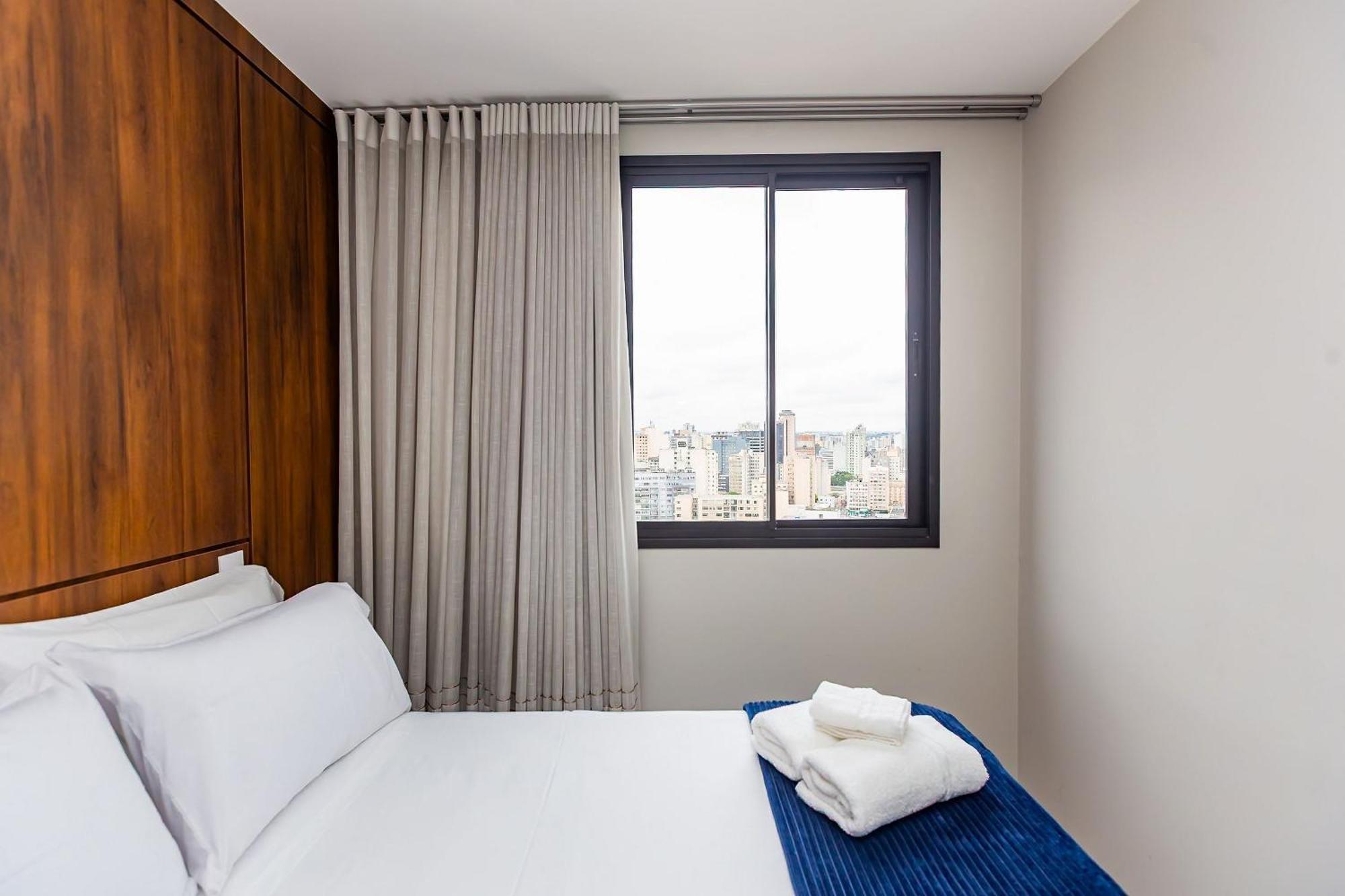 Apto Confortavel Centro/batel Apartamento
