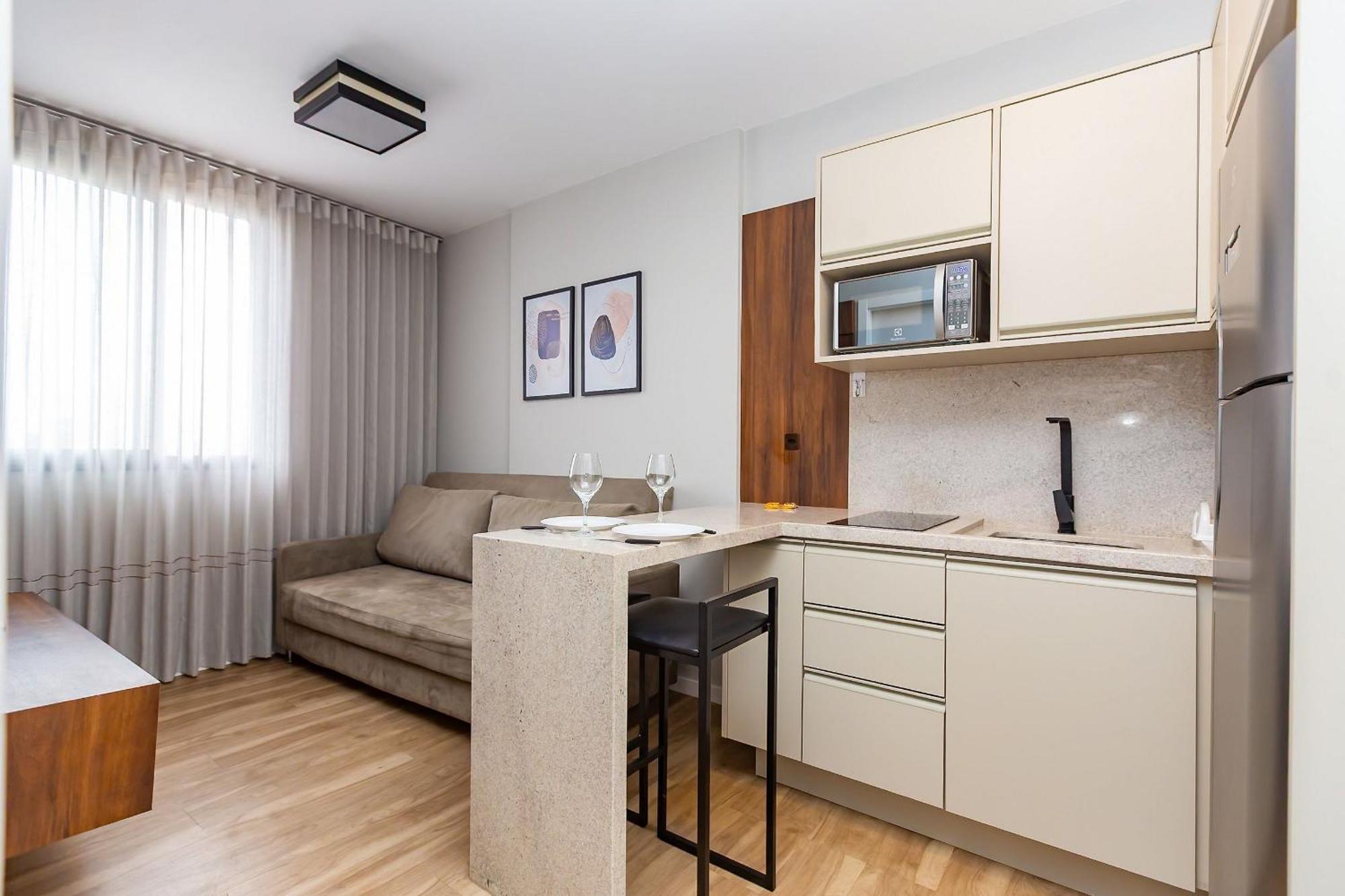 Apto Confortavel Centro/batel Apartamento *