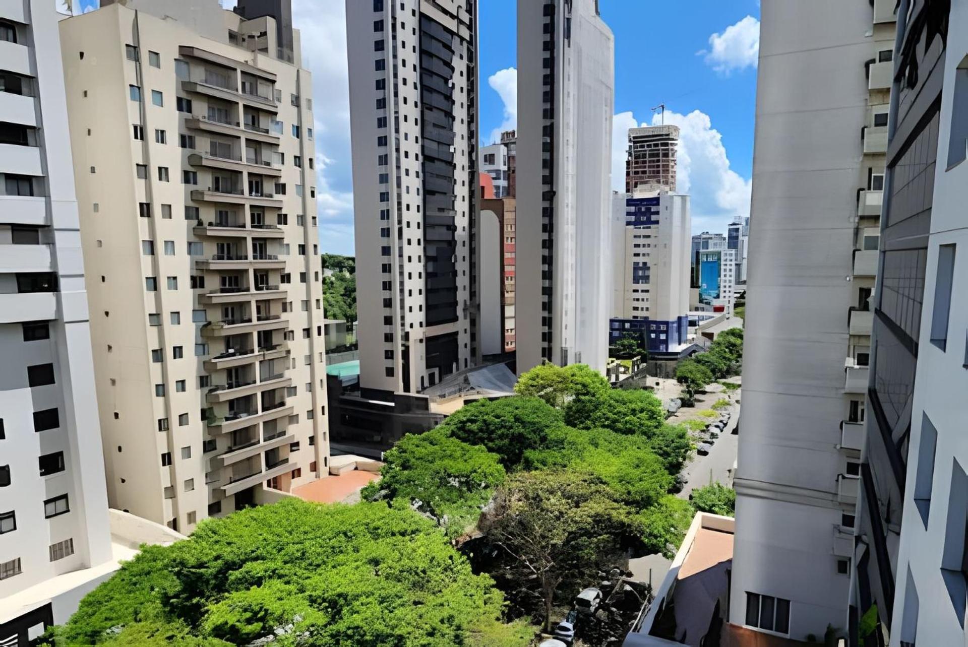 Conforto, Piscina, Academia, Garagem, Prox Barigui Apartamento