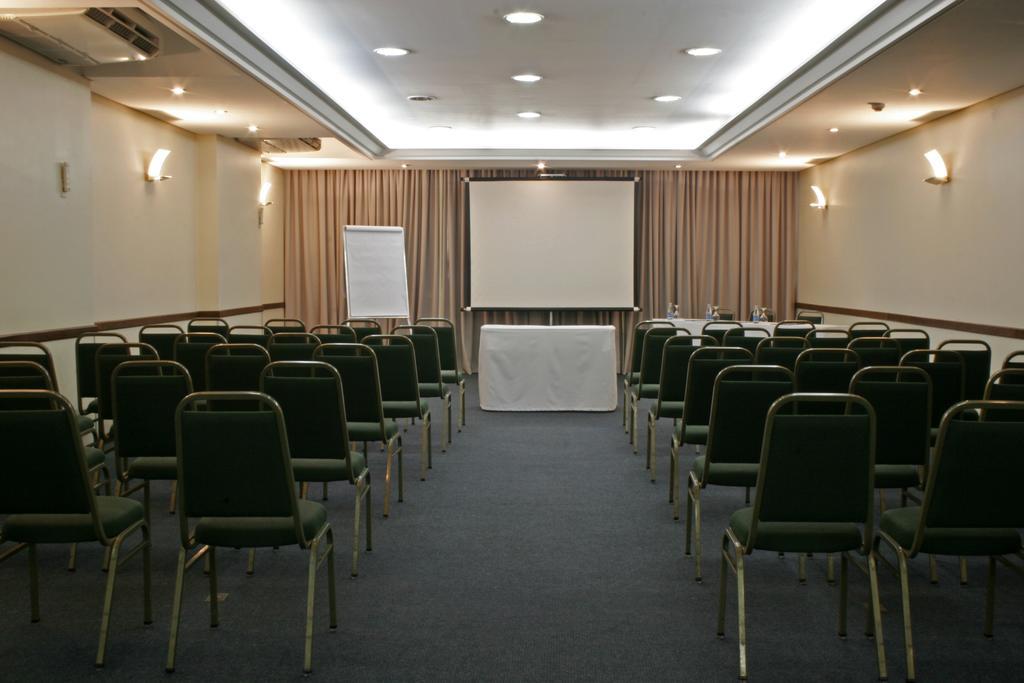 Blue Tree Towers Saint Michel 4*