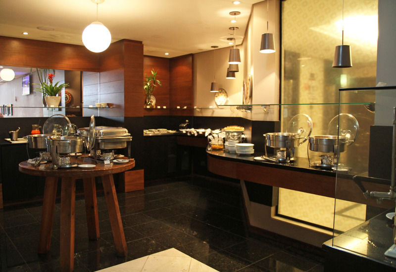Blue Tree Towers Saint Michel 4*