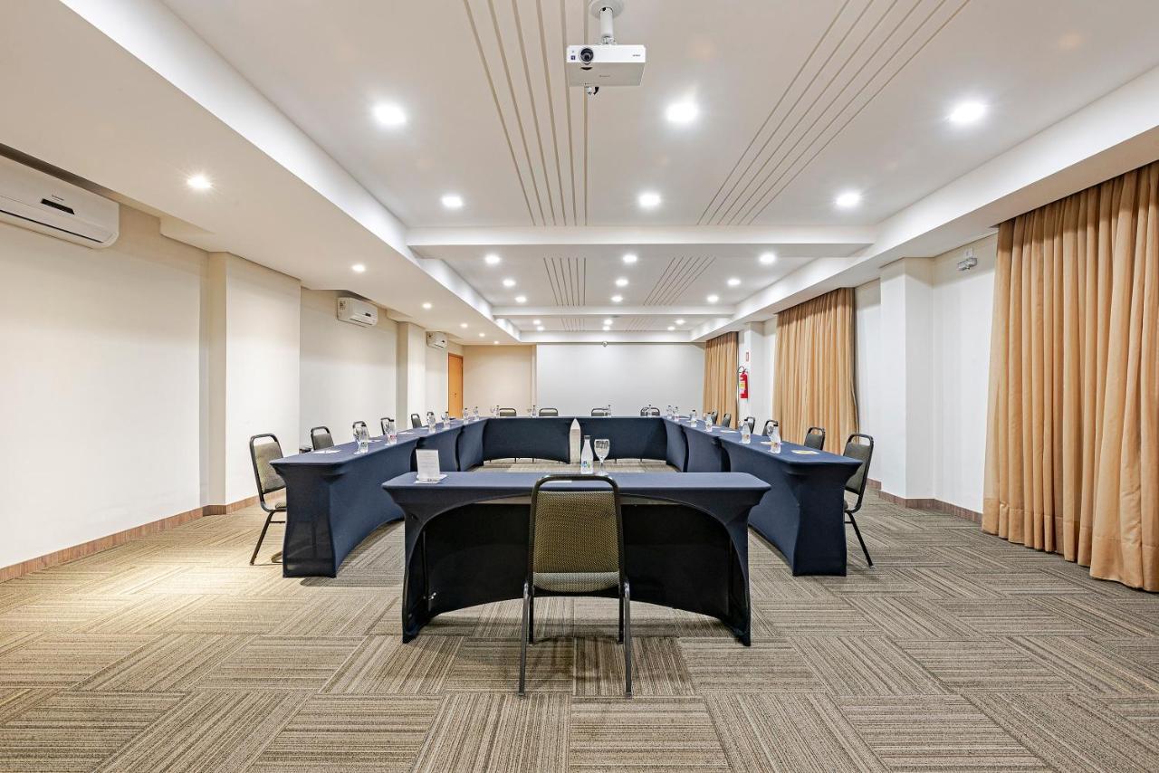Slim Av Torres Hotel Curitiba