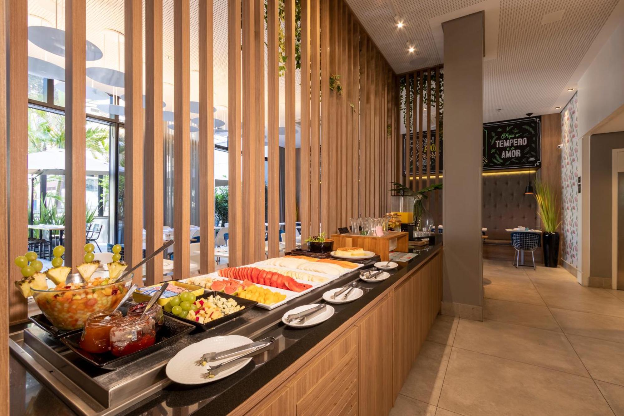 Adagio Batel Hotel 4*