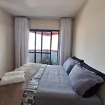 Quarto Na Regiao Central Com Alexa Integrada E Sacada