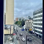 Amplo Apartamento No Centro