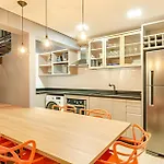 Duplex Incrivel, 2 Quartos, Varanda, 2 Vagas Batel By Urooms