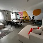 One House Portao