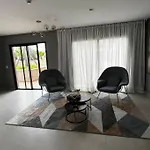 One House Portao