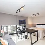 Studio Confortavel Com Ar Condicionado - All1702
