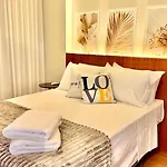 Elysia - Apartamentos Urooms