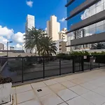 Apto Em Frente Ao Shopping Com Piscina Aquecida