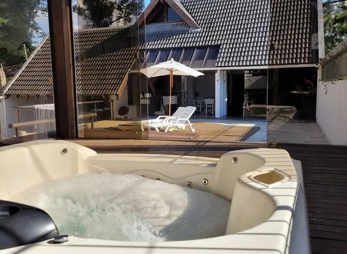 Mansao Com Jacuzzi A 50M Do Parque Barigui