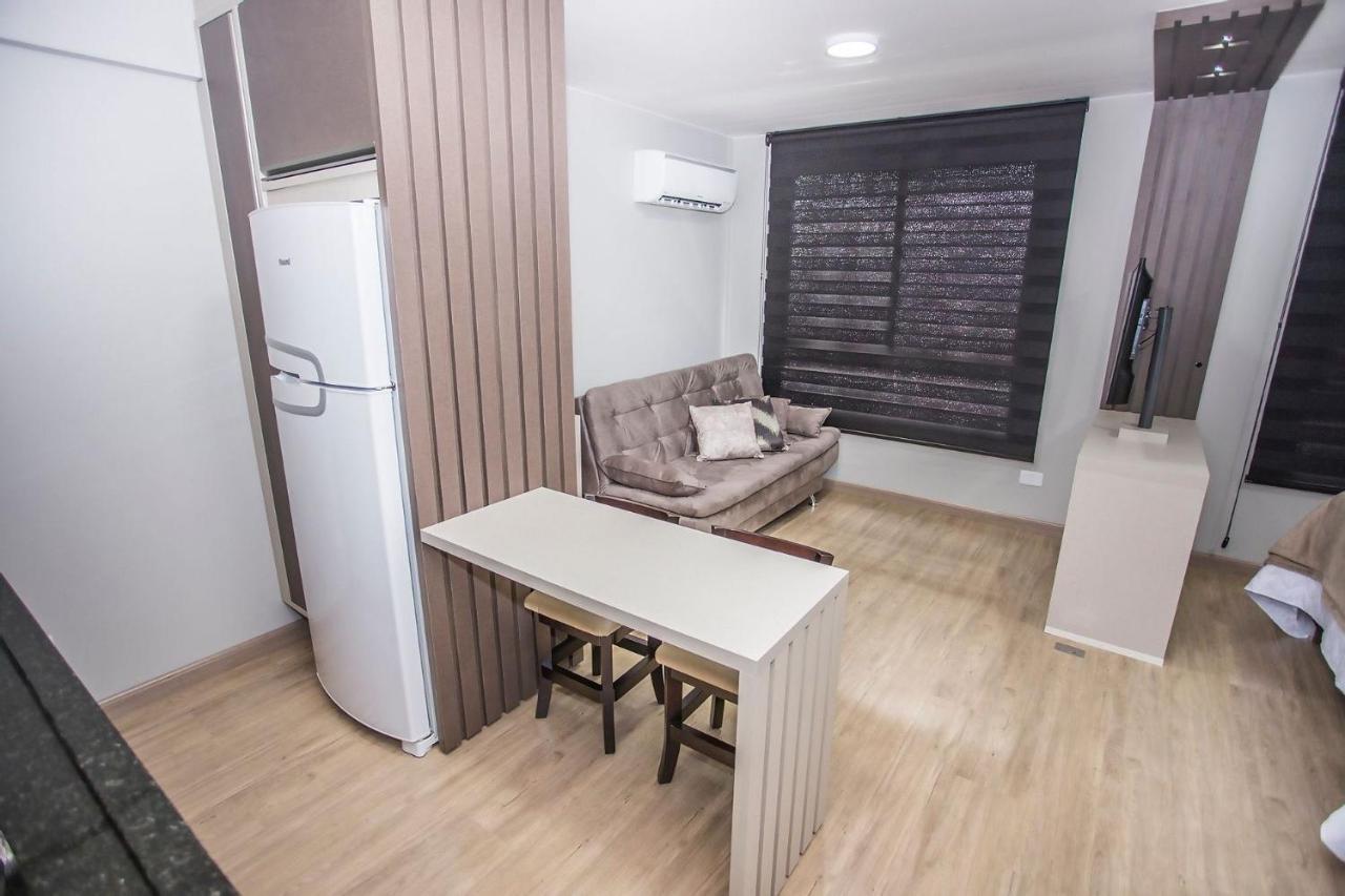 Com Cama E Sofa-cama De Casal - All2011