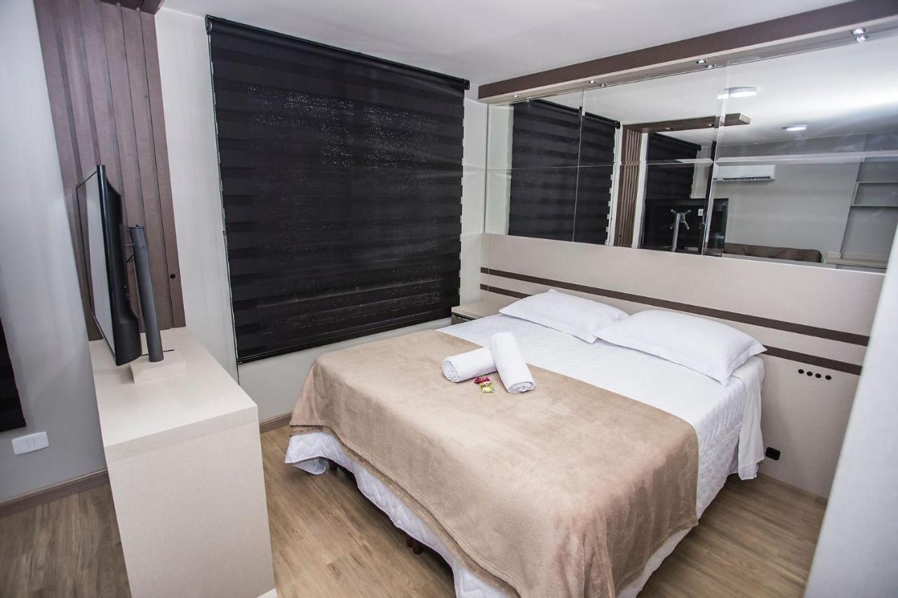 Com Cama E Sofa-cama De Casal - All2011 Curitiba