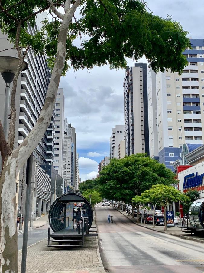 Encantador Suite: Vista E Cozinha Moderna No Bigorrilho Apartment