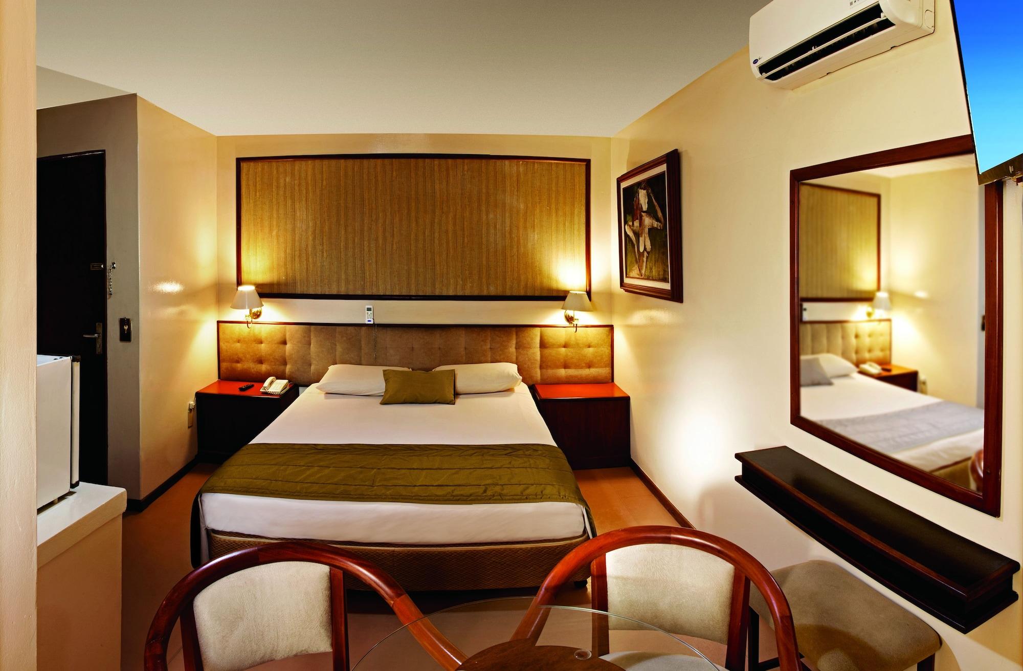 Lira Hotel 3*