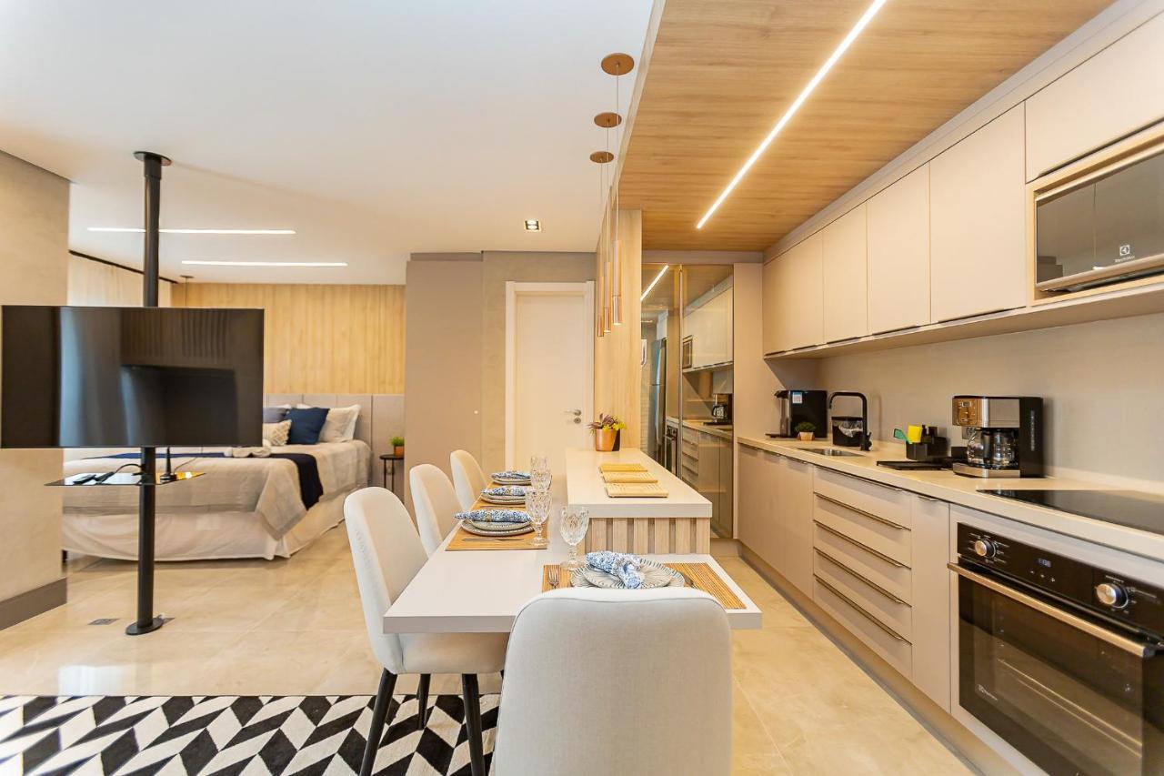 Apartment Luxuoso Batel - 4 Minutos Do Shopping Patio Batel C/ Garagem, Piscina, Sauna E Academia
