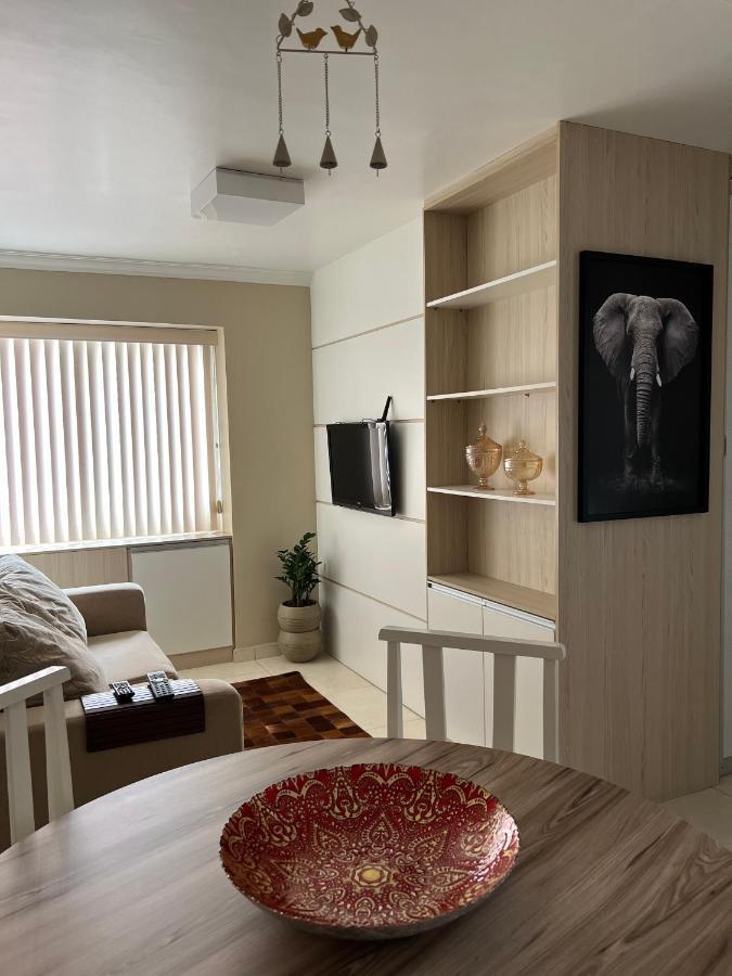 Apartamento No Centro De Curitiba,bem Localizado E Confortavel * Curitiba