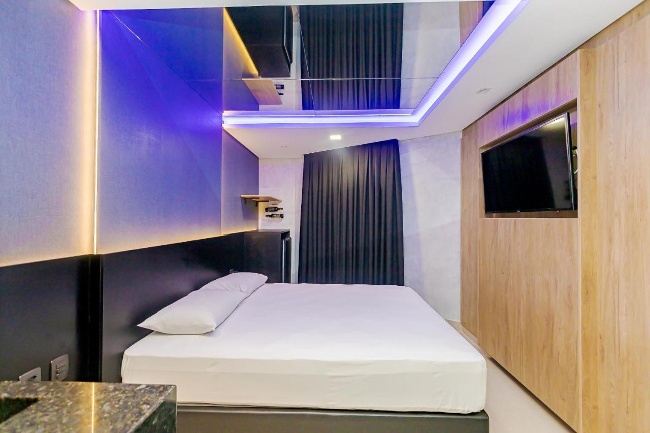 Love hotel Drops Express