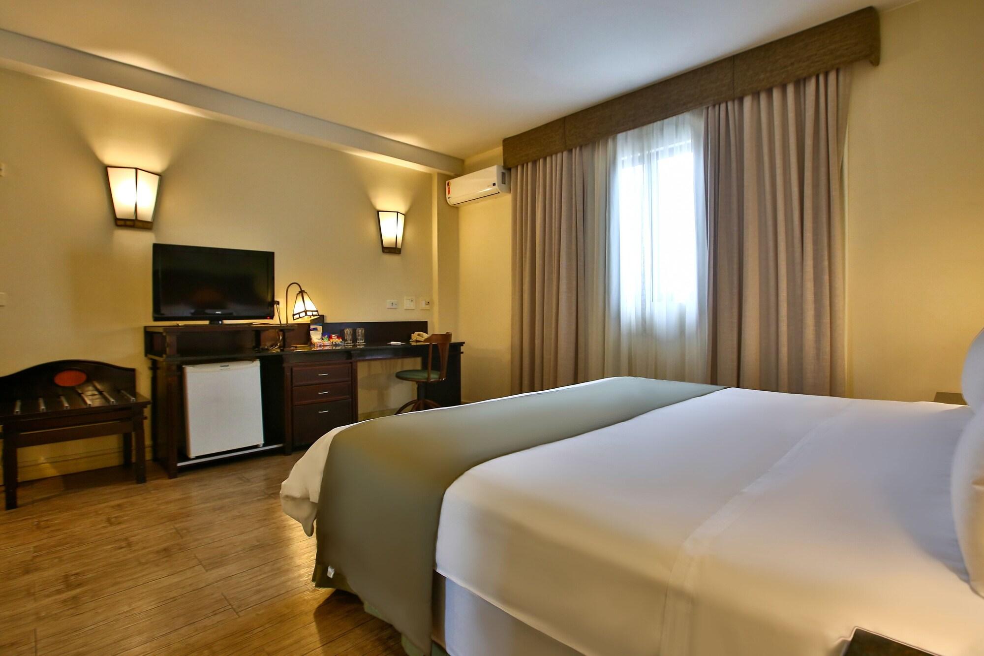 Hotel Transamerica Executive Batel 4*