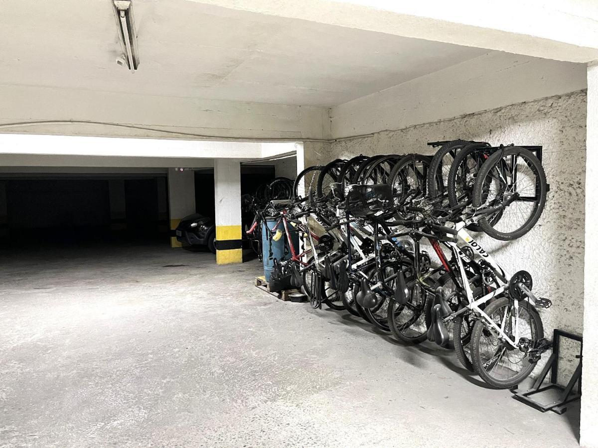 Excelente No Centro De * Curitiba