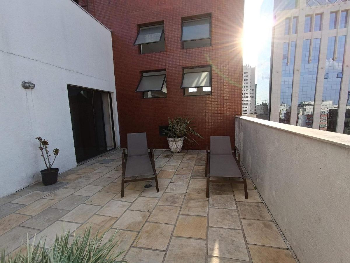 Apto-flat Excelente Localizacao Centro-batel - Somente Familiares Apartamento