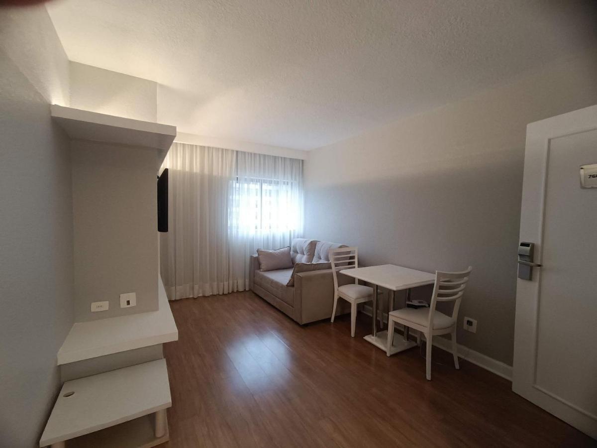 Apto-flat Excelente Localizacao Centro-batel - Somente Familiares * Curitiba