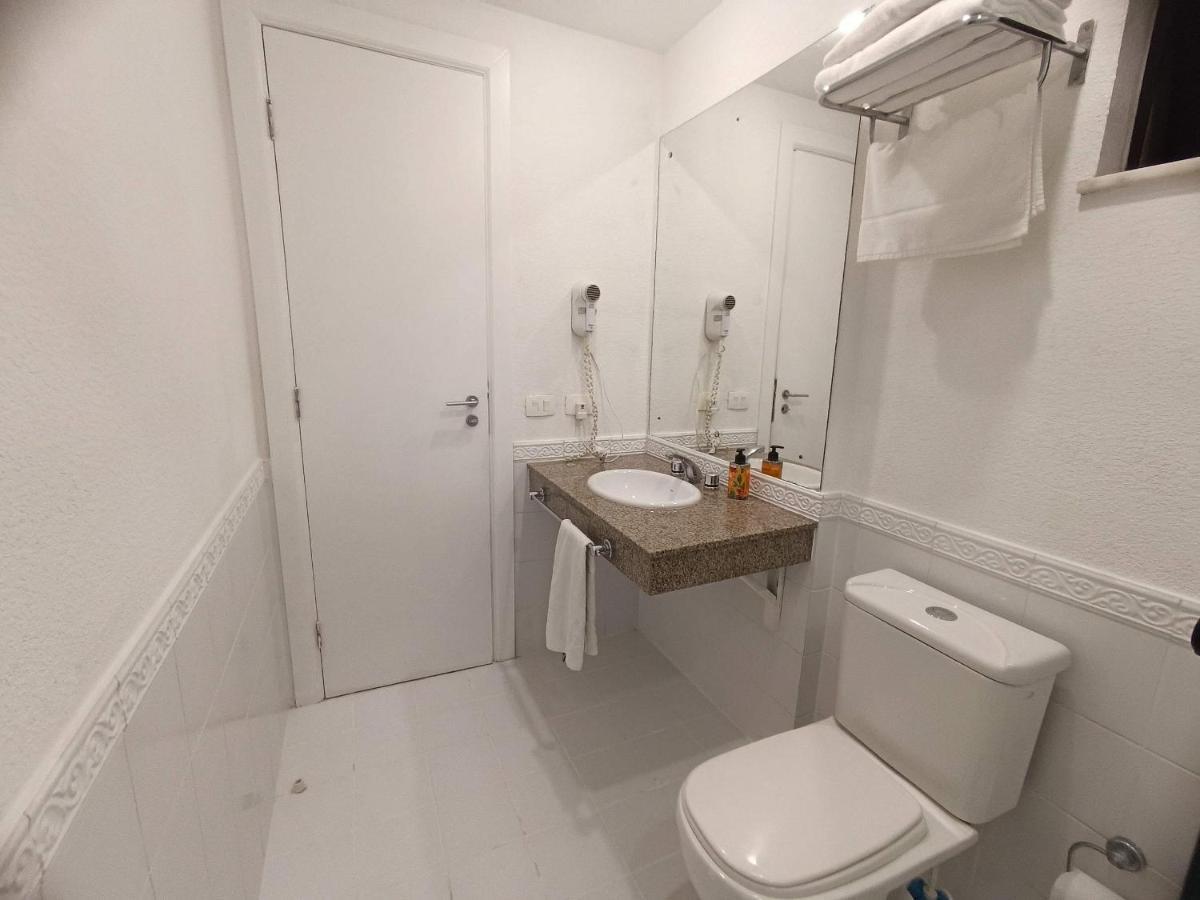 Apto-flat Excelente Localizacao Centro-batel - Somente Familiares *