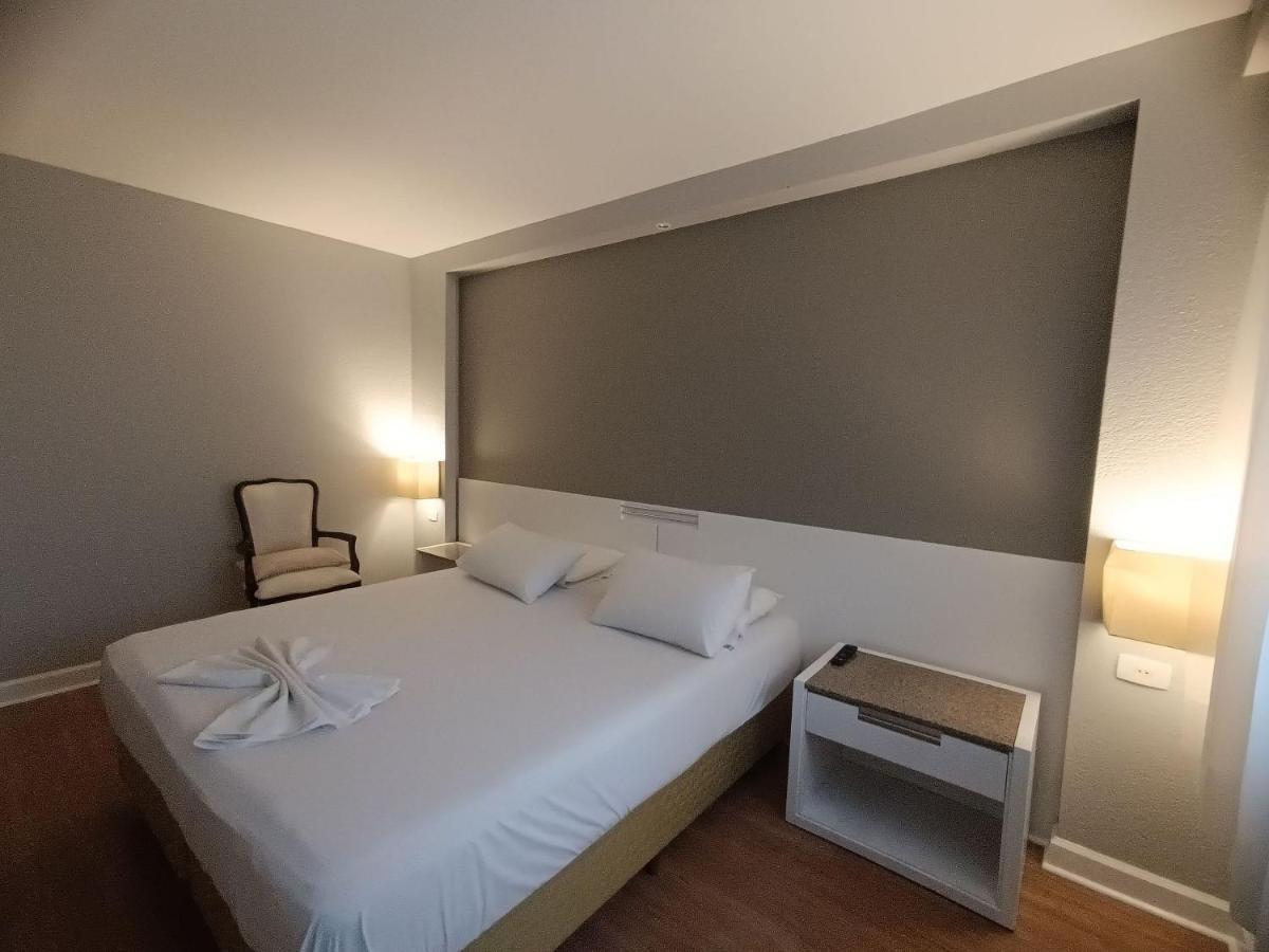 Apto-flat Excelente Localizacao Centro-batel - Somente Familiares *