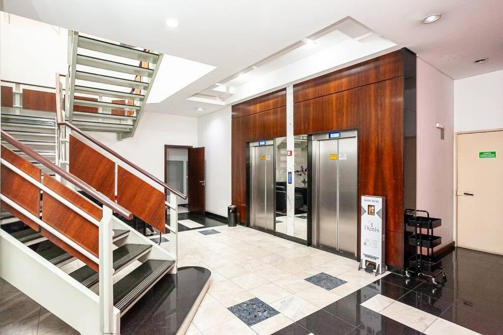 Apartamento Ape Centro/batel Otima Localizacao Portaria 24h Curitiba