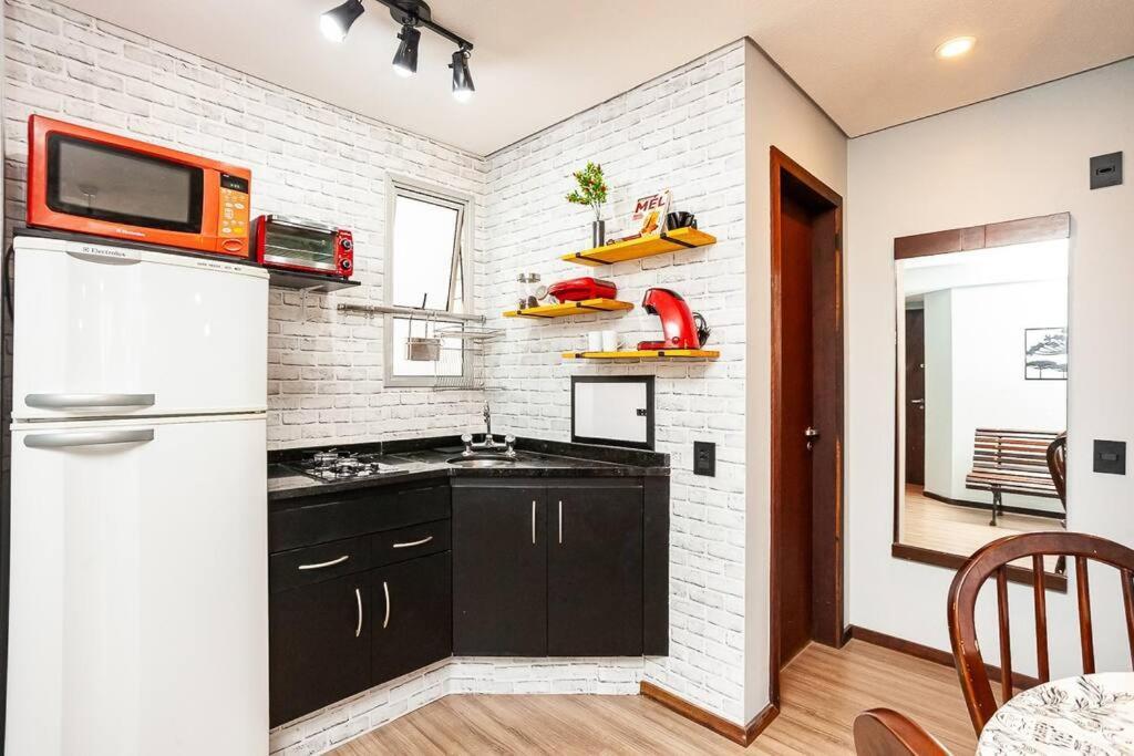 Apartamento Ape Centro/batel Otima Localizacao Portaria 24h *