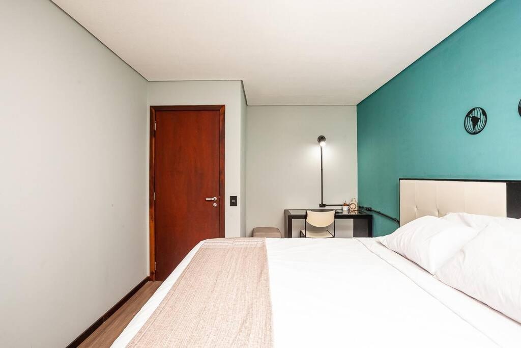 Ape Centro/batel Otima Localizacao Portaria 24h Apartamento *