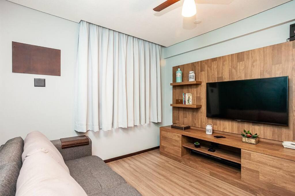 Ape Centro/batel Otima Localizacao Portaria 24h Apartamento