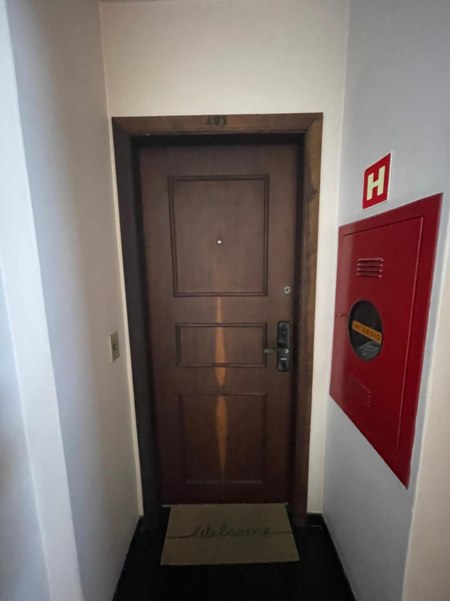 Apartamento Ape Central Com Garagem E Sacada *