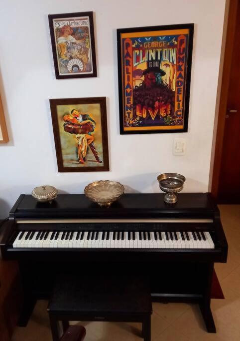 Casa Sobrado Com Piscina Santa Felicidade 6 Pessoa Curitiba
