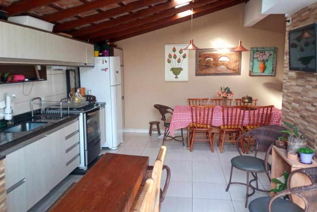 Casa Sobrado Com Piscina Santa Felicidade 6 Pessoa * Curitiba